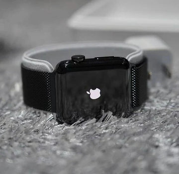 SERIES 11 APP LOGO WITH MEGNATIC CHAIN (ALLOW TO OPEN )